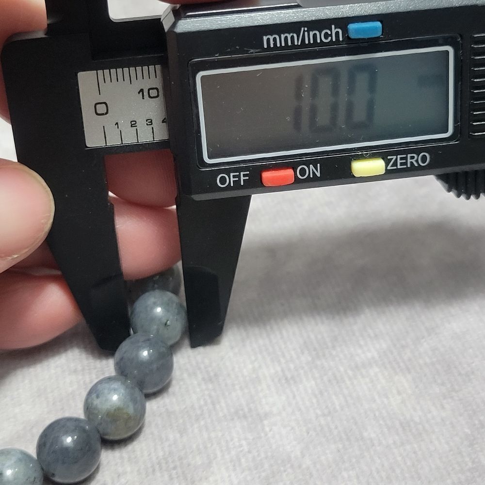 Malagasy Labradorite Beaded Bracelet - Picture 3 of 12